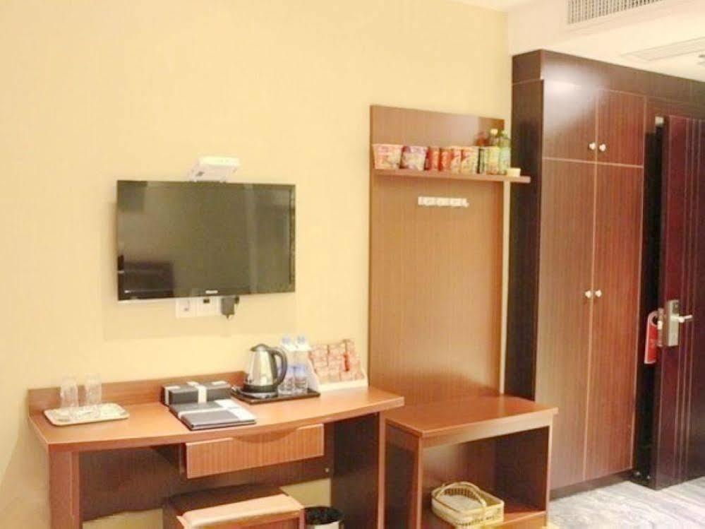 Mo'Er Holiday Hotel Nantong Bagian luar foto